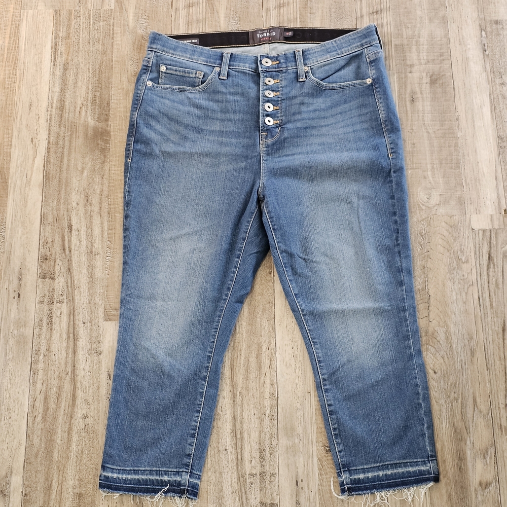 Torrid Light Blue Cropped Jeans